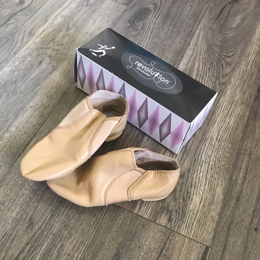 Brand new in box! Revolution stretch jazz boot sz8